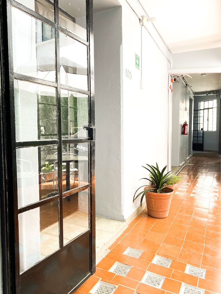 Amigo Suites Hotel 3/43