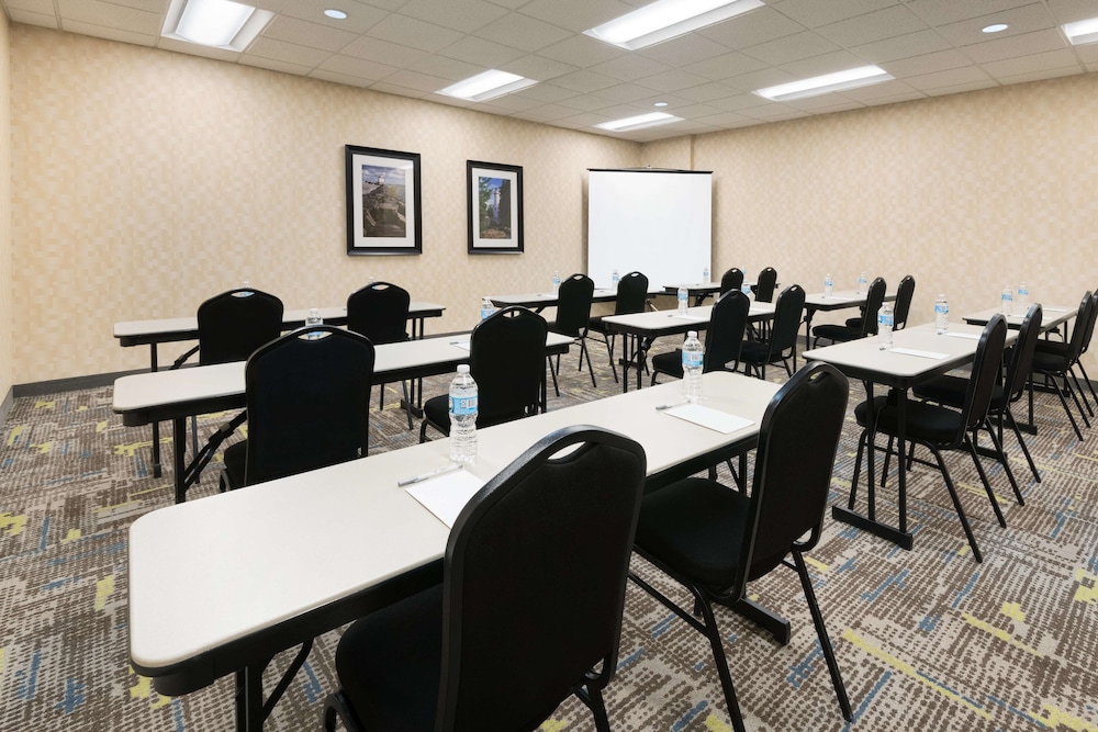 Hampton Inn Cleveland Downtown 38/44