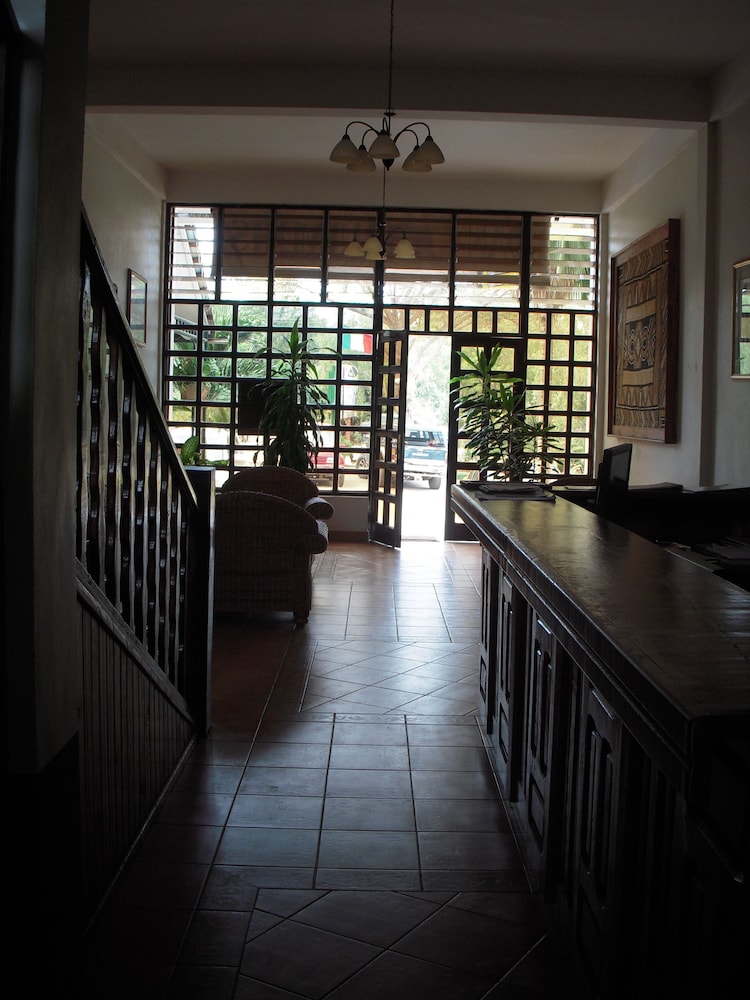 Riyan Apartments 6/42