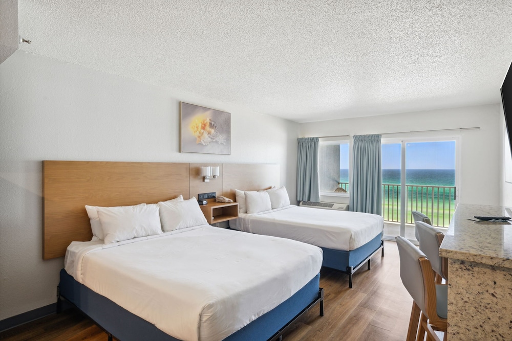 WALKOUT, PREMIER, SUITE, 2 QUEEN BEDS, BEACH FRONT, KITCHEN