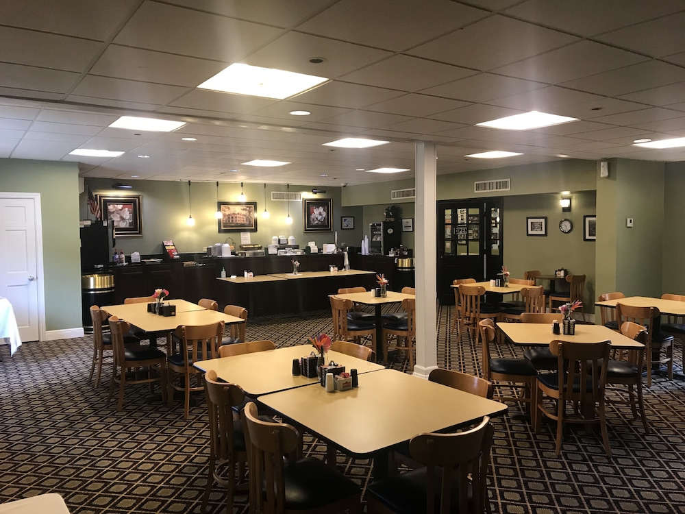 Carmel Inn Suites 30/47