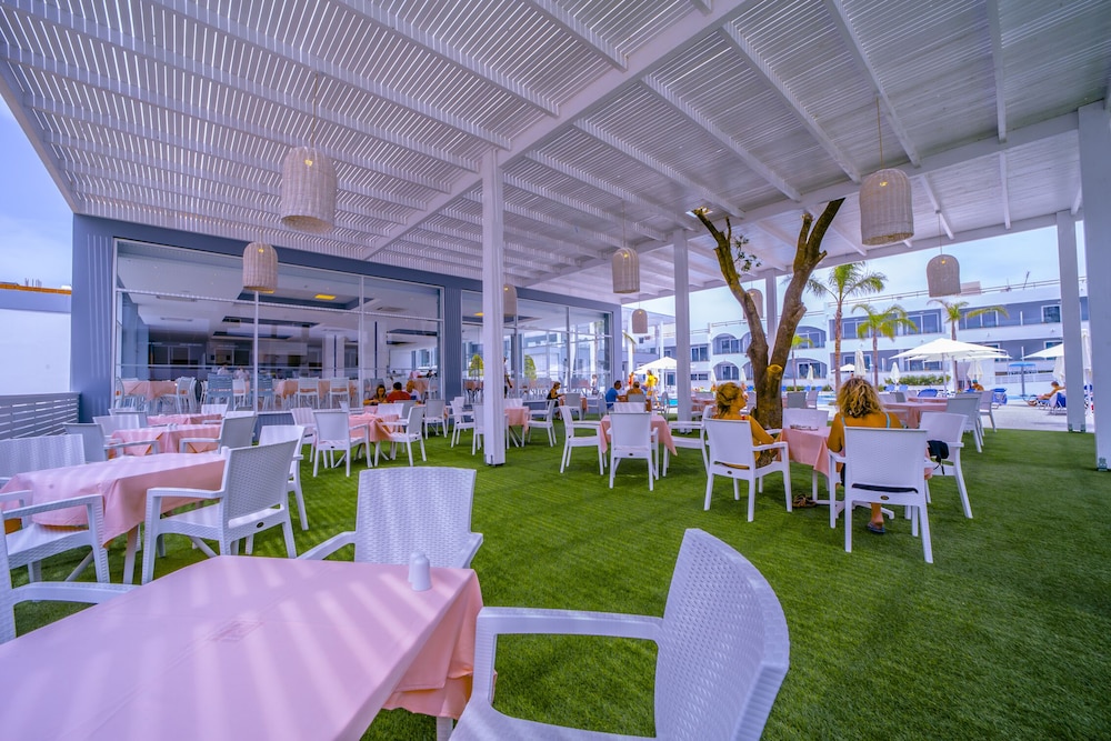 Oceanis Park Hotel 69/88