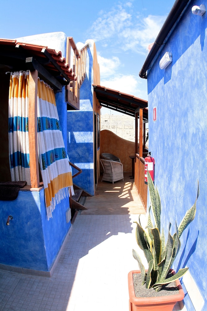 Sakaroule Bed And Breakfast 3/33
