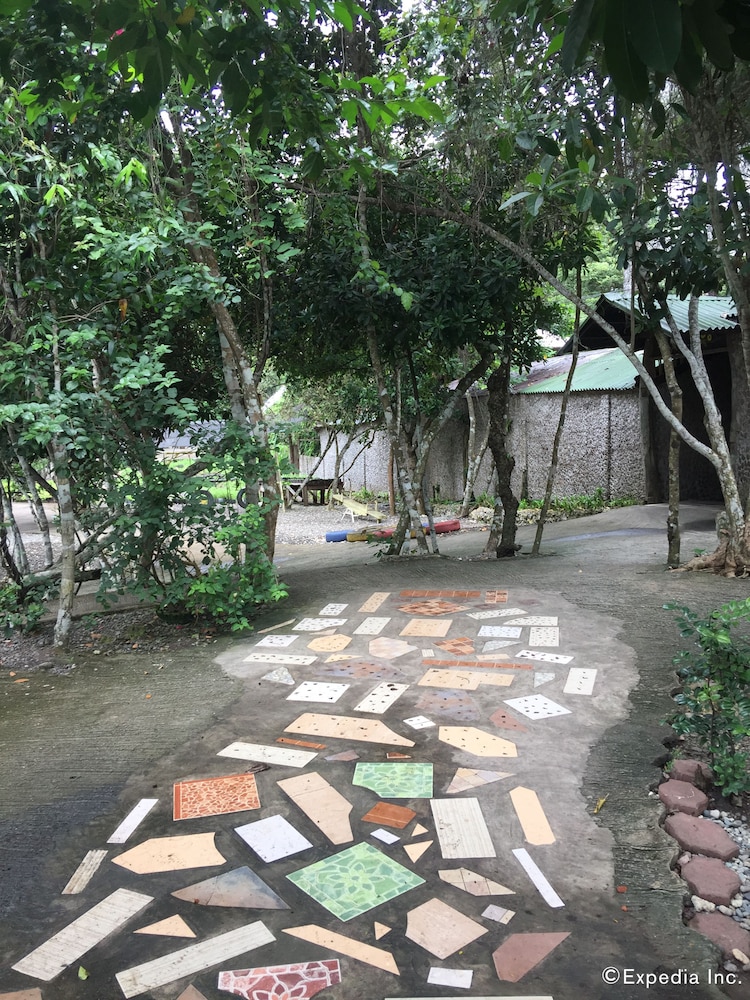 Bohol Bee Farm 64/75