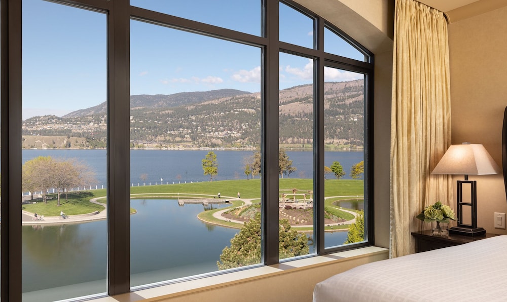 The Royal Kelowna 7/64