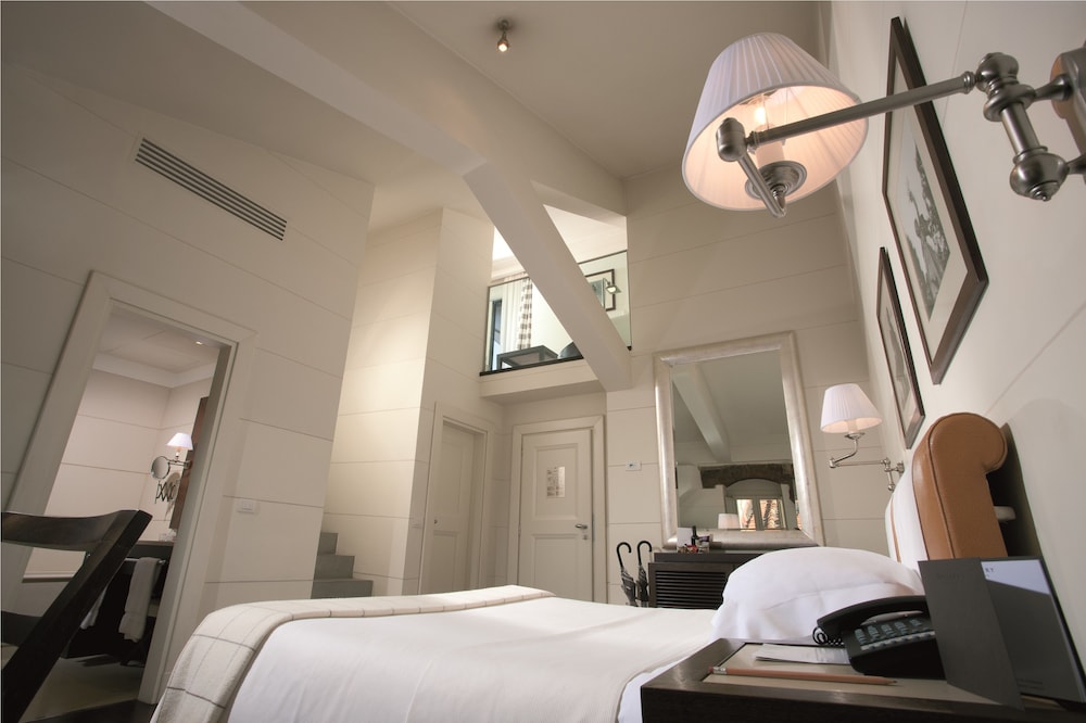 Gallery Art Hotel 15/39