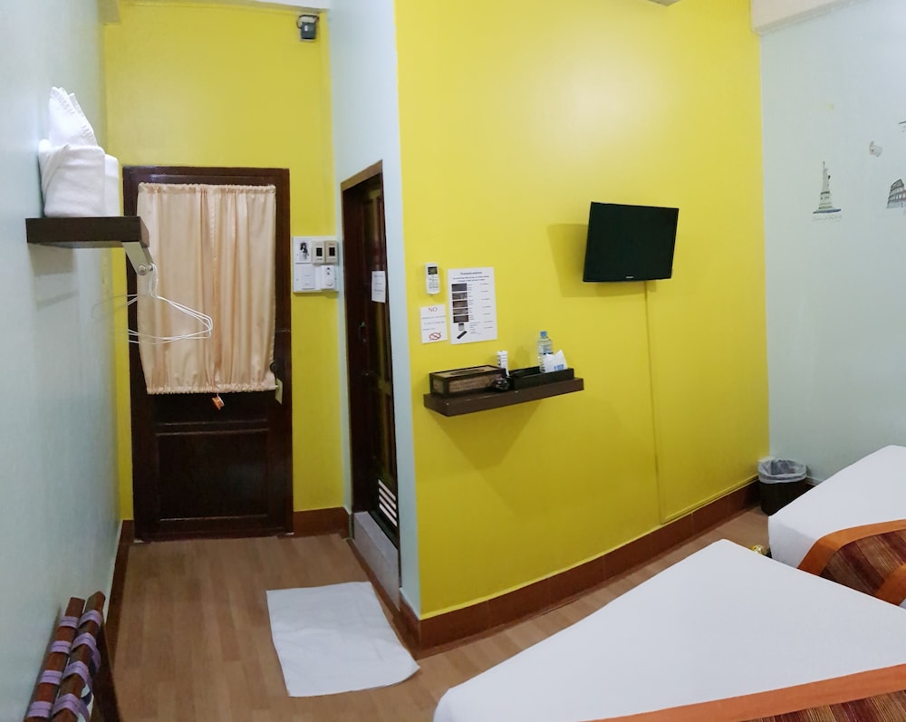Phonepaseuth Hotel 7/55
