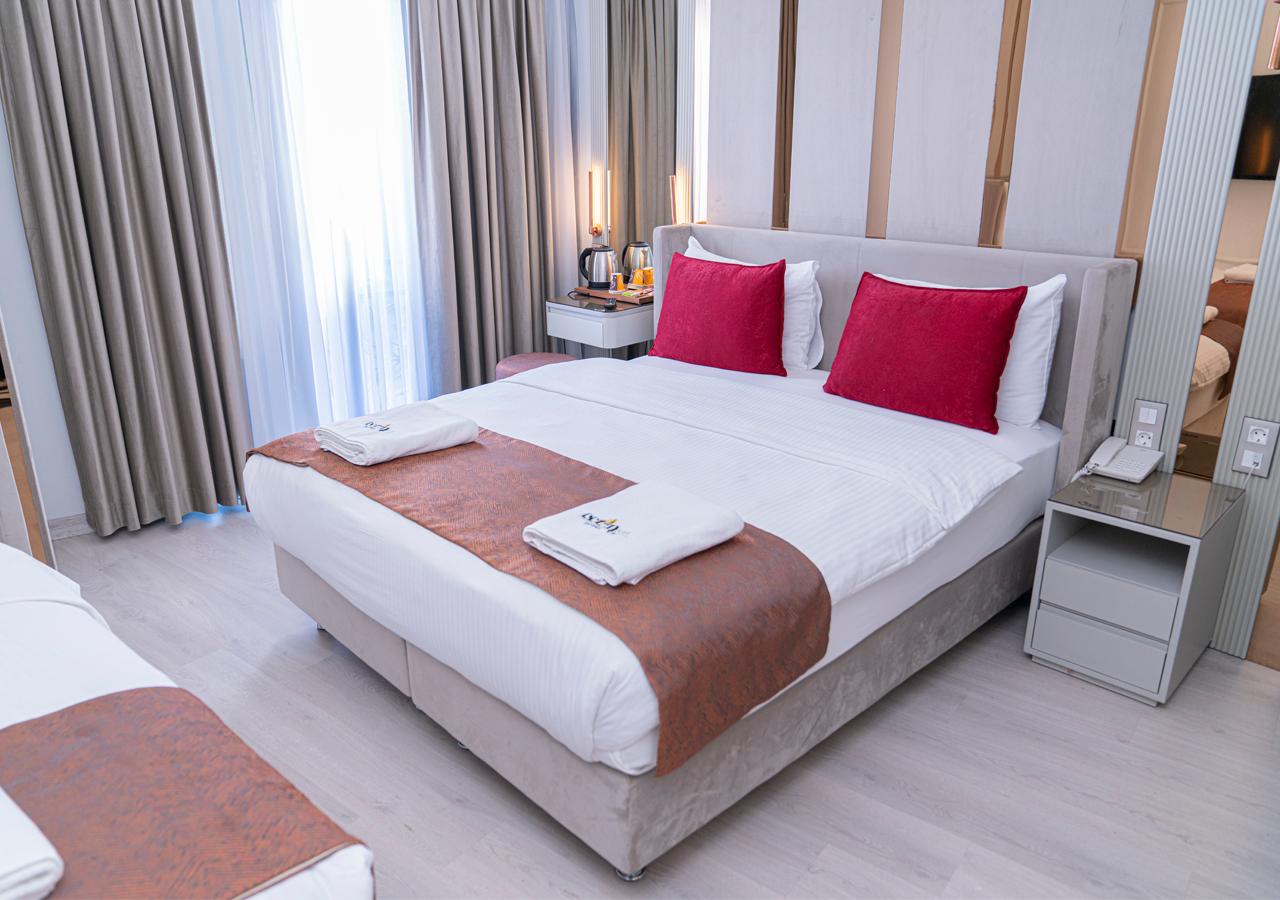 Deluxe, Twin Beds, Old Port View