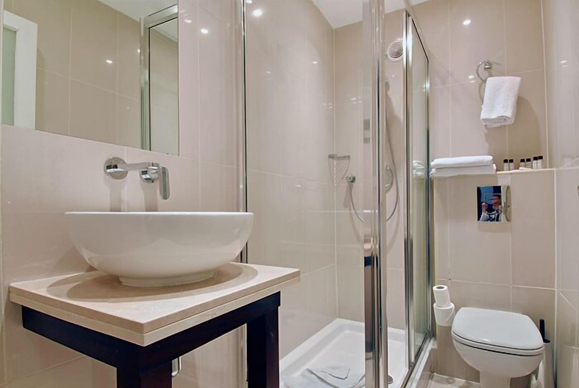 غرفة ديلوكس بسرير مزدوج، Park Grand London Hyde Park 8/10