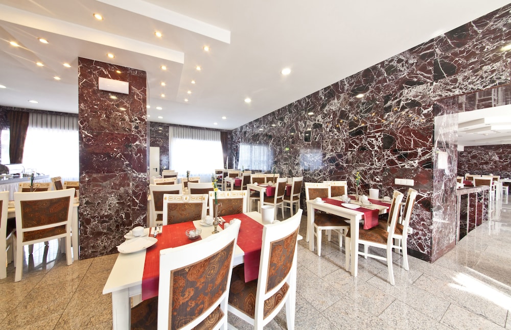 Novum Hotel Excelsior 42/56