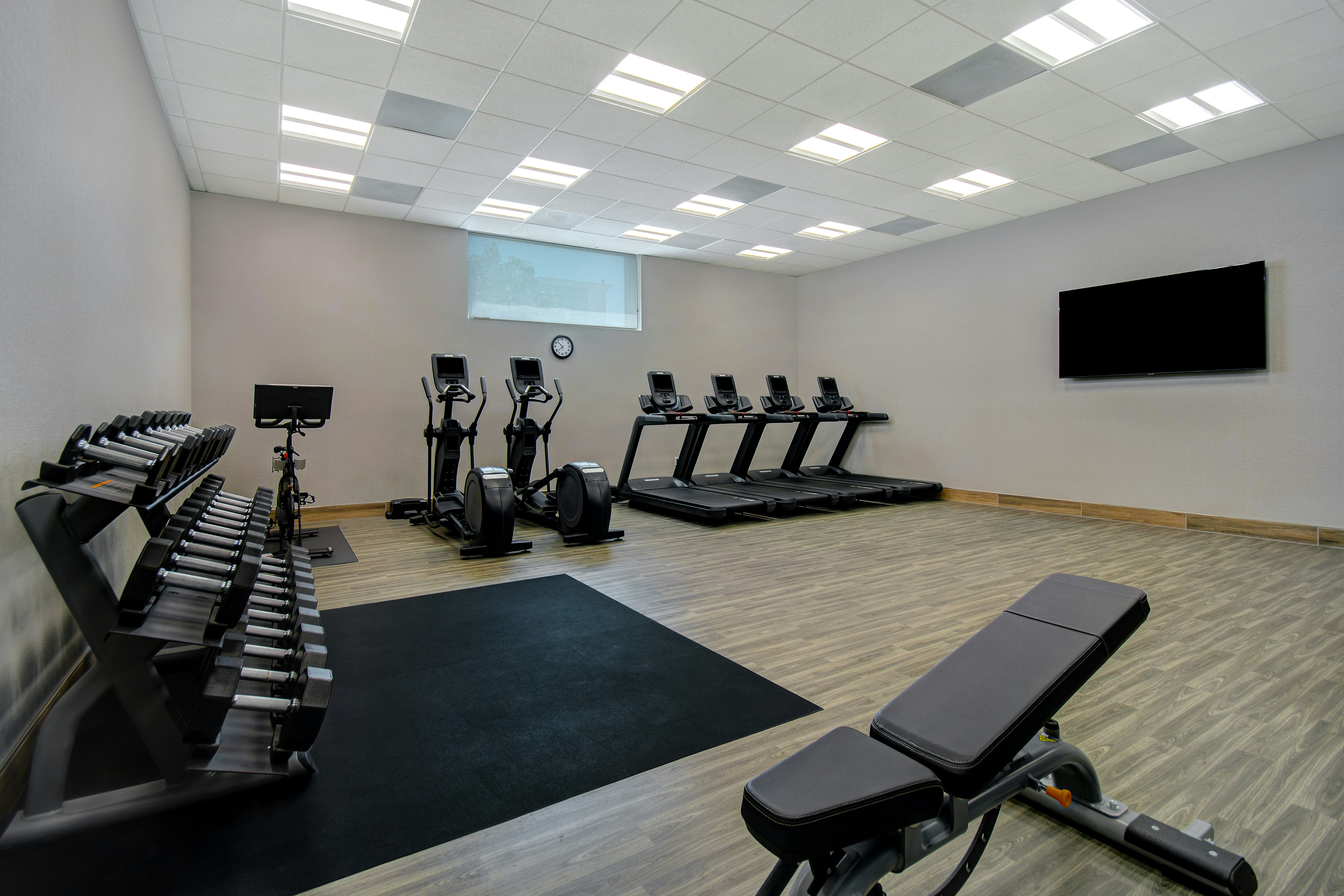 Hampton Inn & Suites Ontario Rancho Cucamonga 14/23