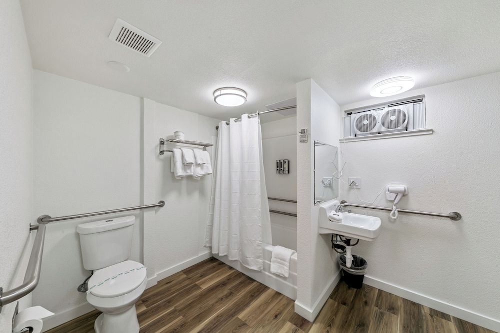Lake Tahoe Ambassador Lodge 57/57