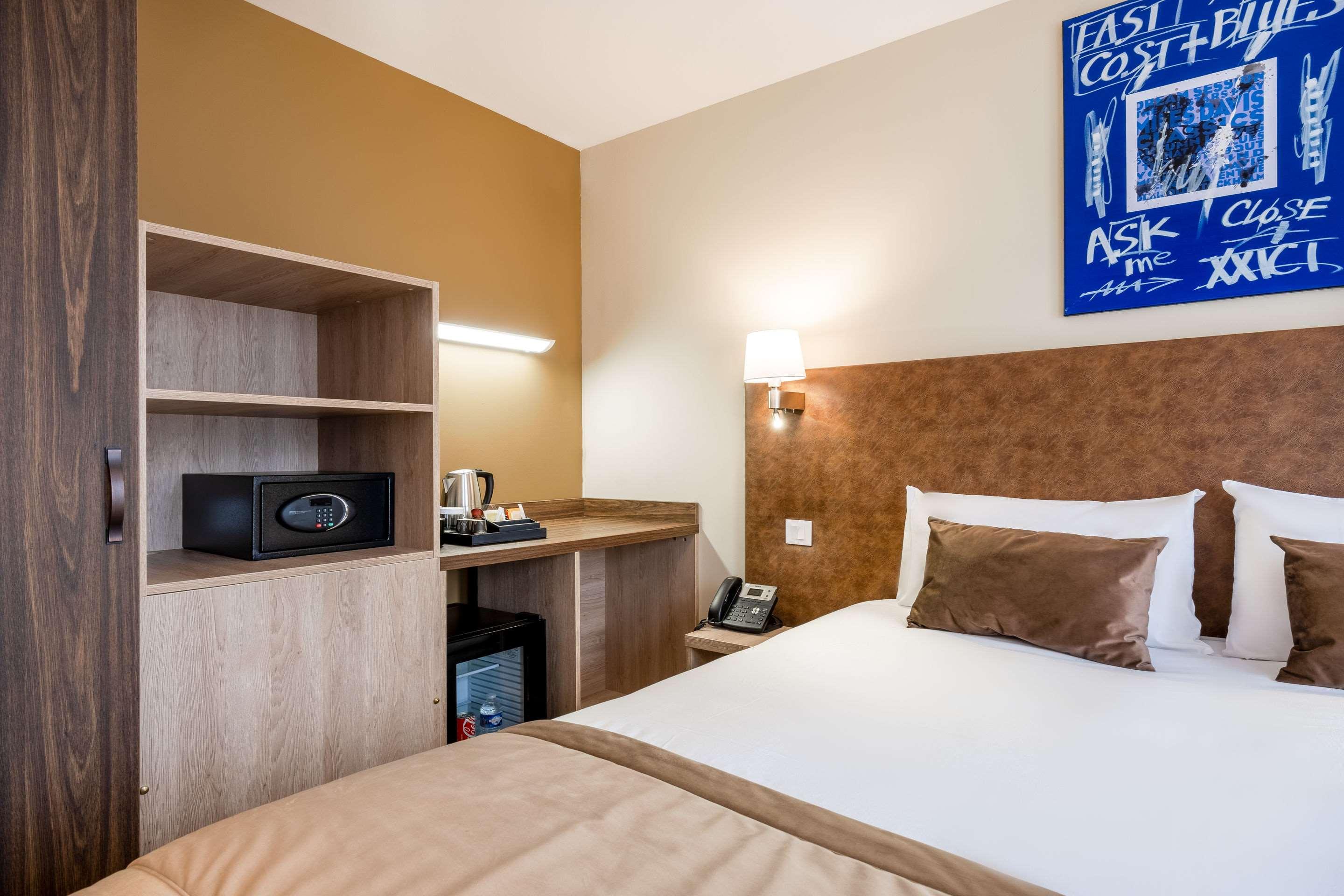 ROOM, KING BED