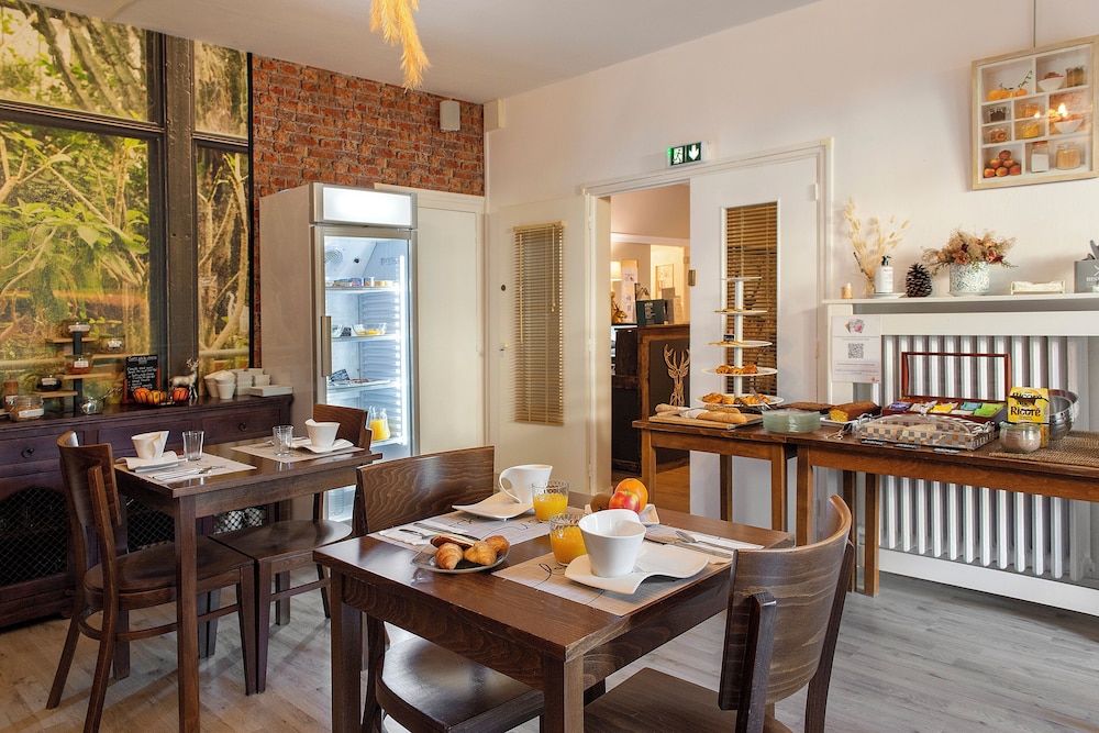 HOTEL LE SAINT CYR 31/41