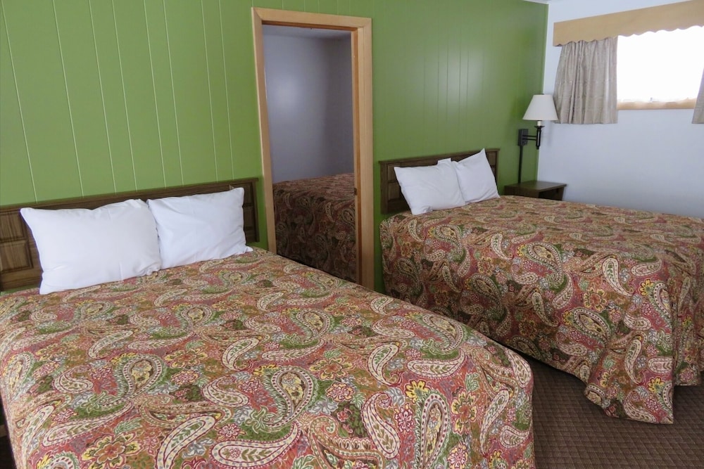 Cedars Motel 15/72
