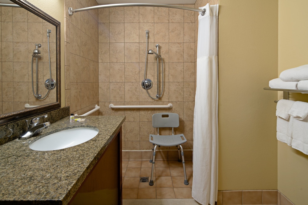 Staybridge Suites Palmdale 11/43