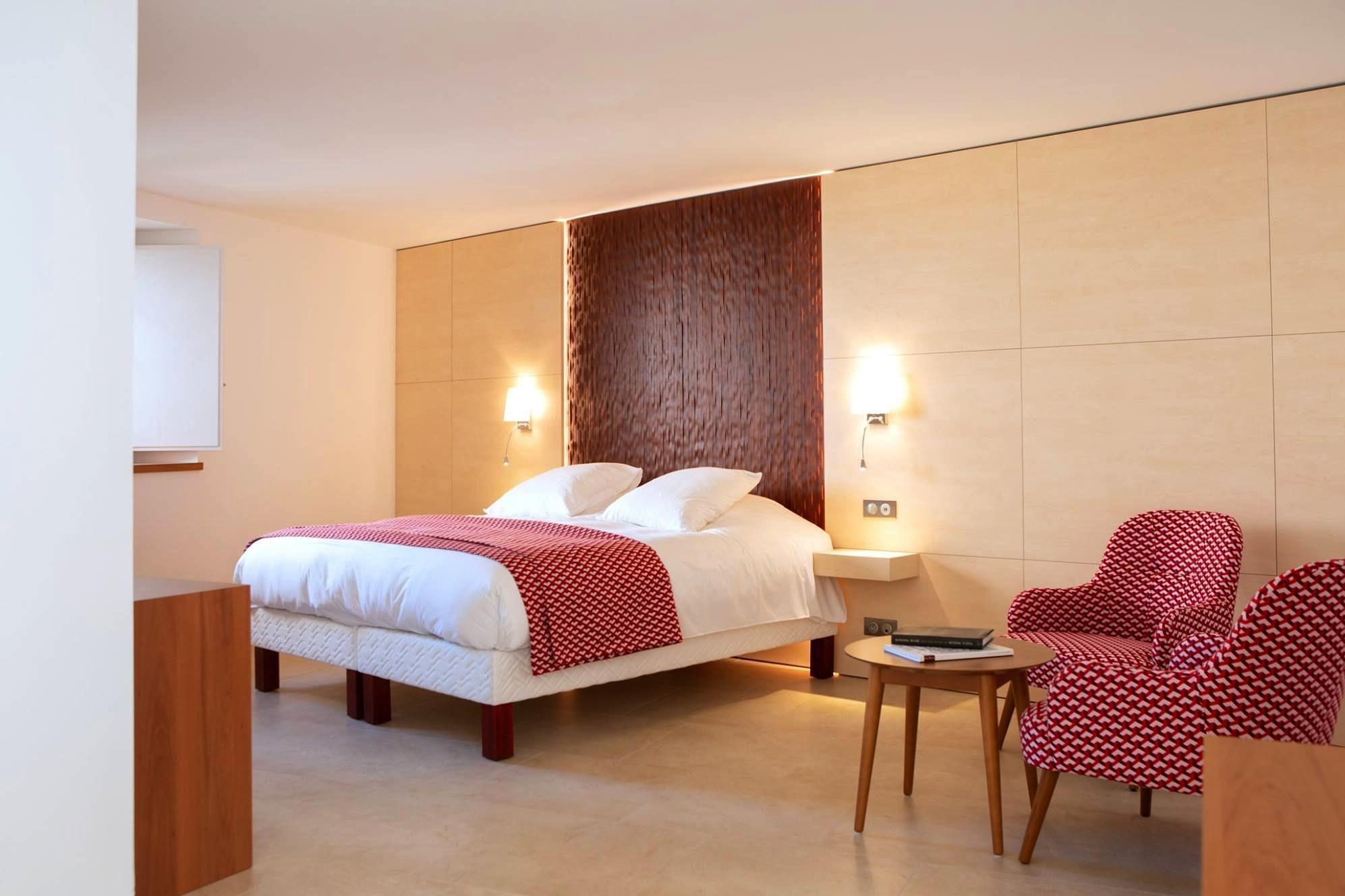 HOTEL LE CLOS DE LA VOUGE 4/16