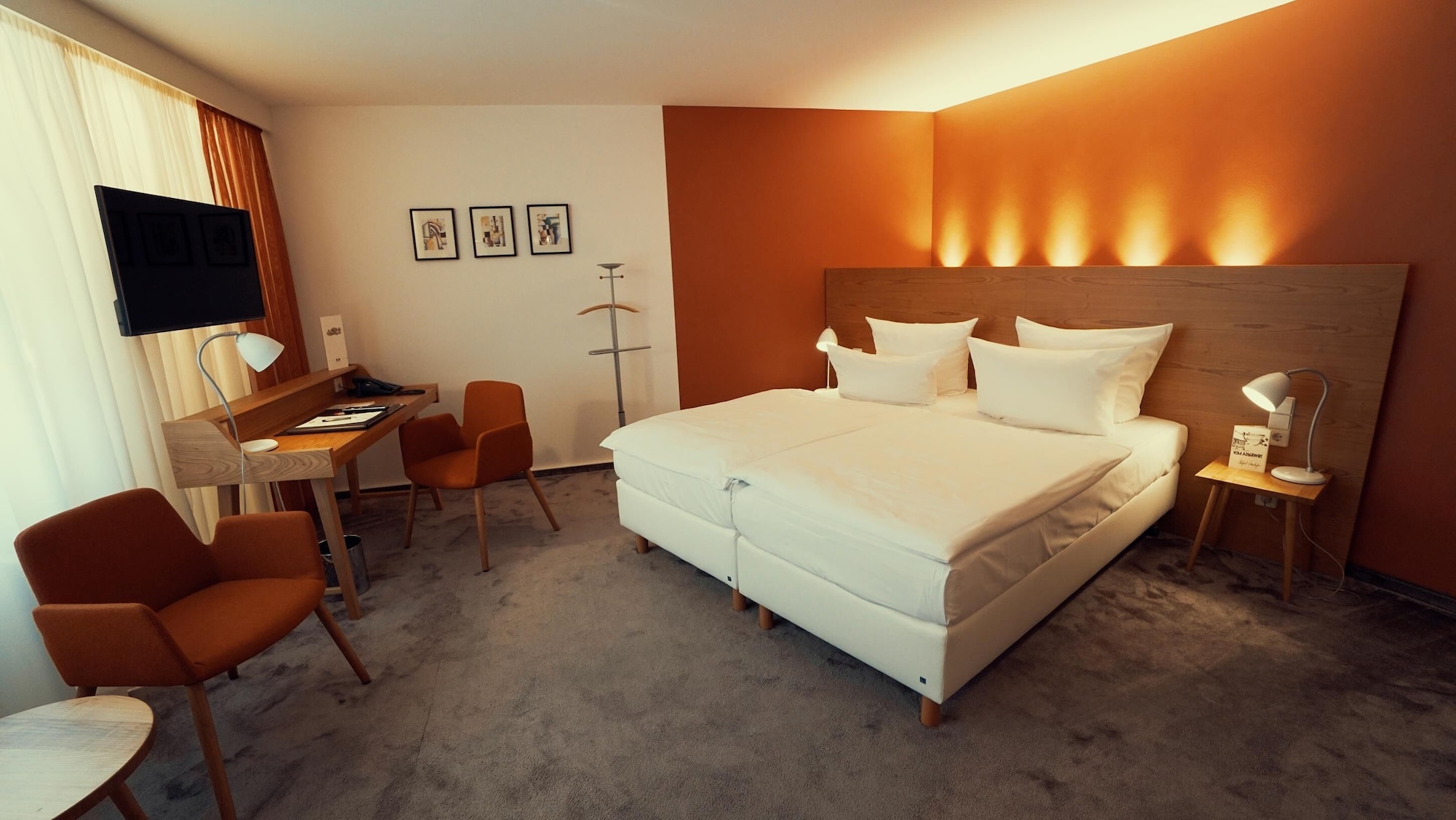 Deluxe, King Bed