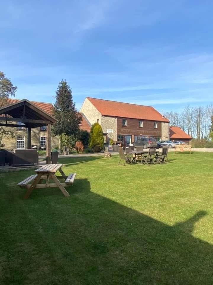 Cottage Lea's Country Hotel & Restaurant 28/32