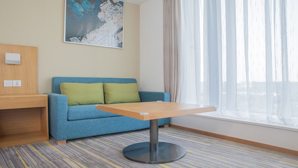 Holiday Inn Express Chengdu Airport Zone 47/75