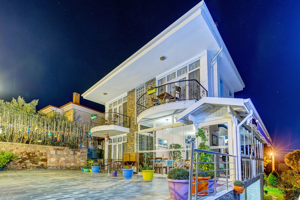 Nefes Hotel 1/34