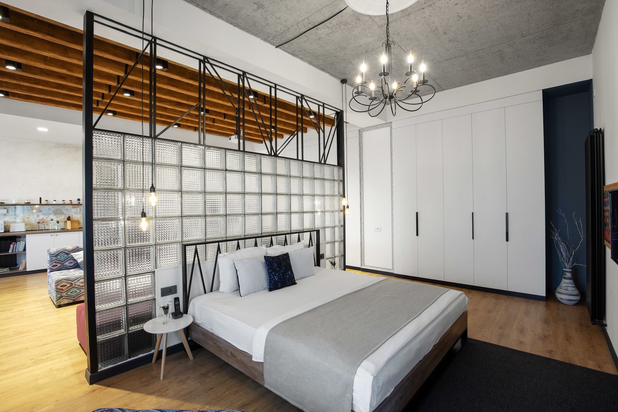 1 BEDROOM, EXCLUSIVE, LOFT, CITY VIEW, TERRACE
