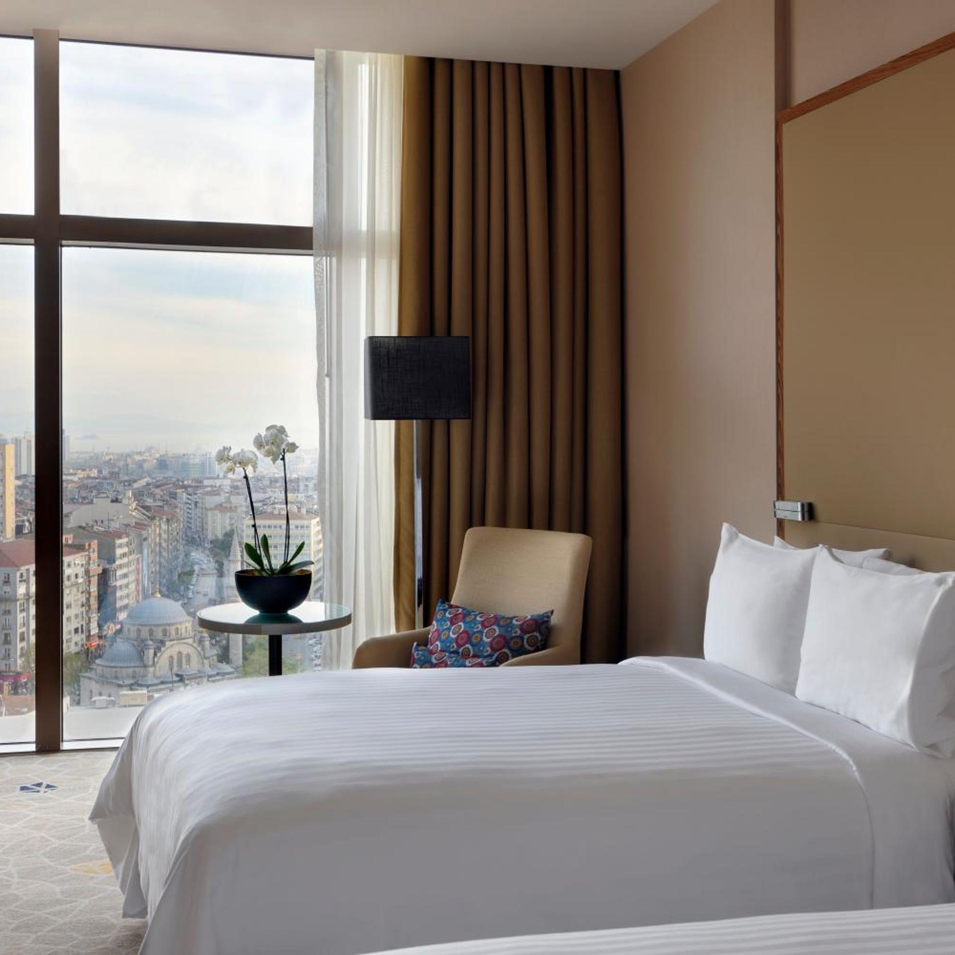 2 Bedrooms, Executive, Suite, Sea View, Lounge Access