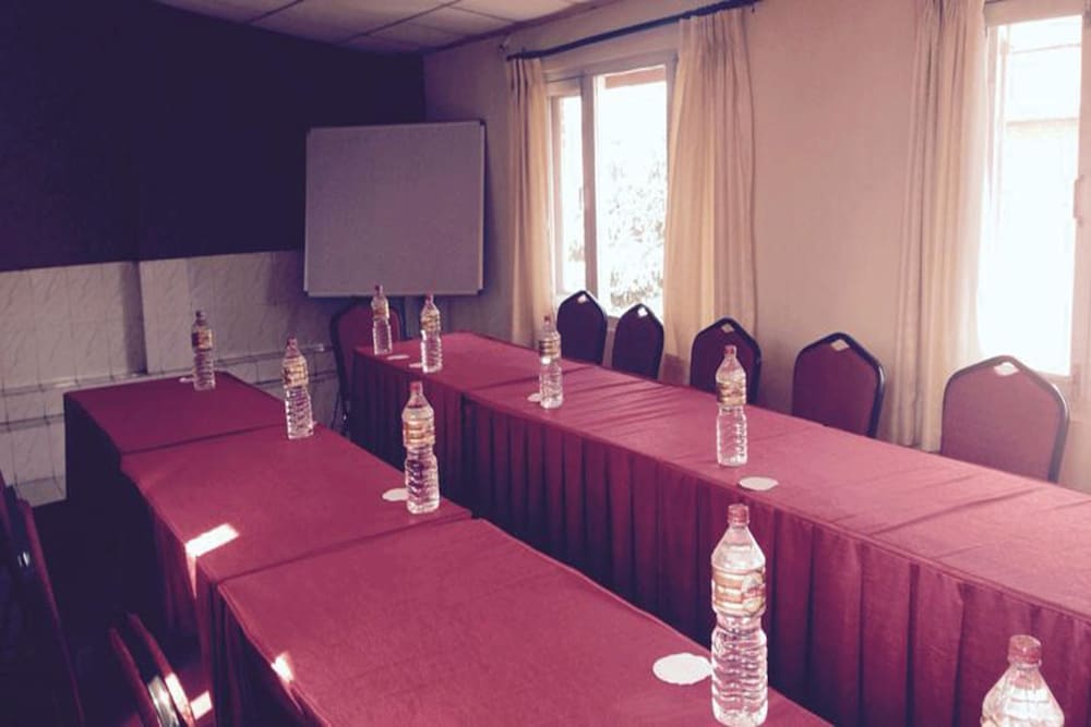 Dev Guest House 16/17