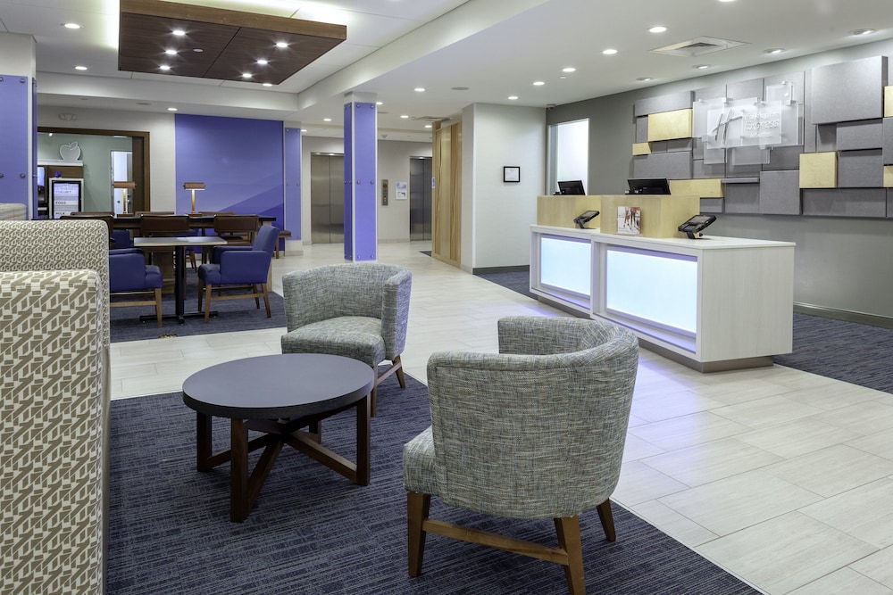 Holiday Inn Express and Suites Phoenix East - Gilbert 35/66