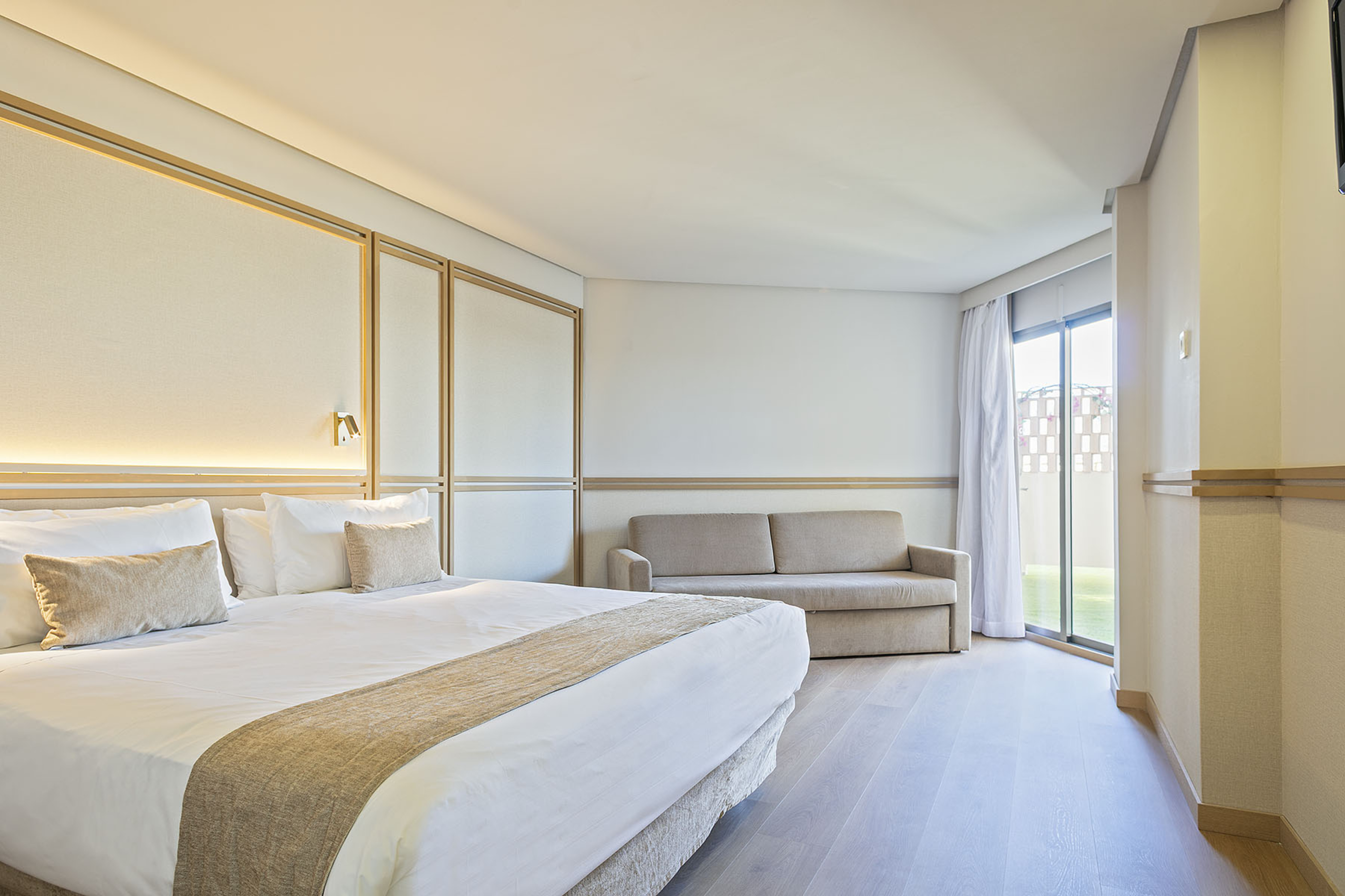 Junior Suite, Single, Lateral Side Sea View