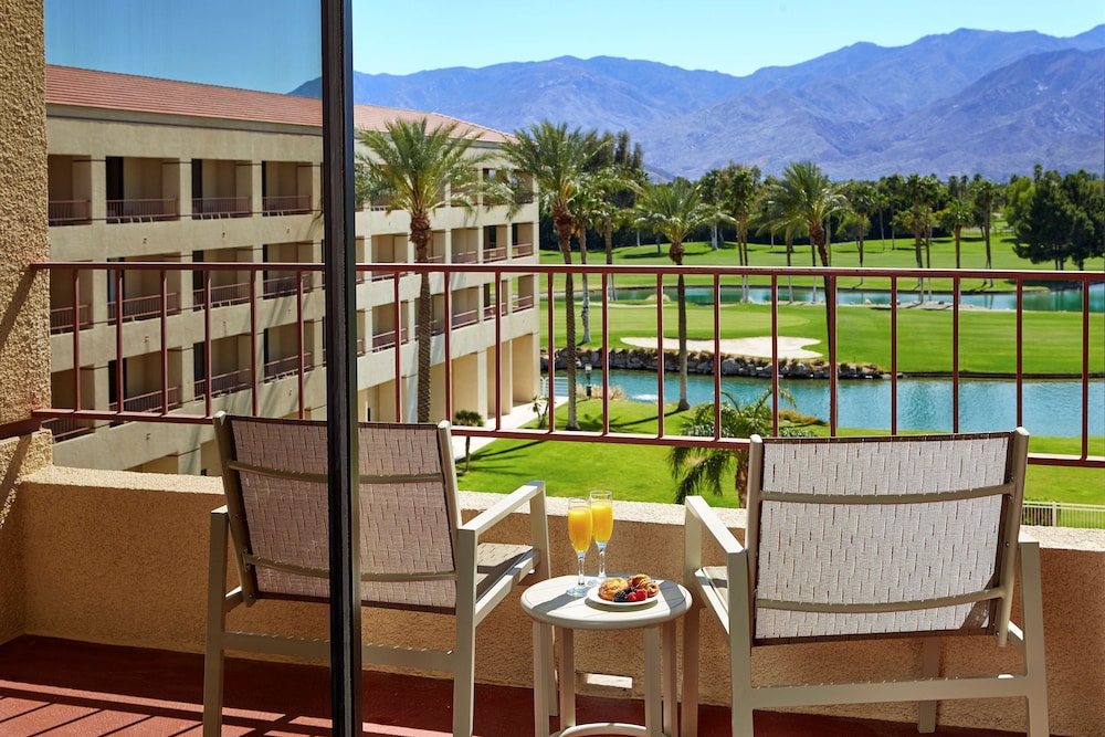 Doubletree By Hilton Golf Resort Palm Springs 22/81