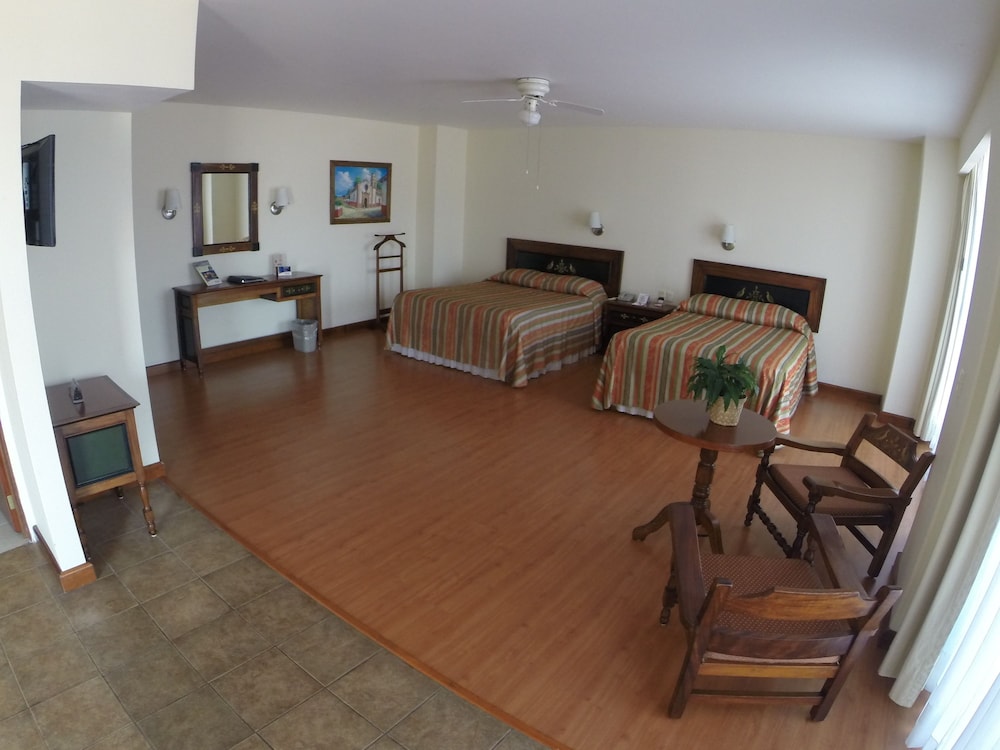 Hotel Plaza Uruapan 42/67