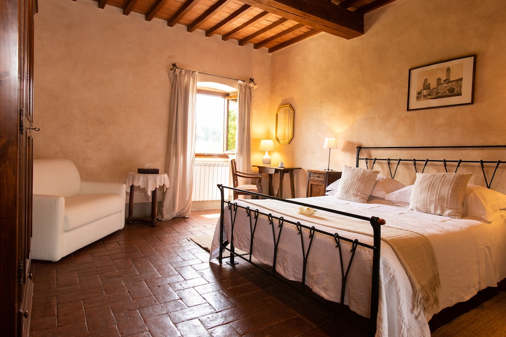 SUPERIOR, DOUBLE OR TWIN BED
