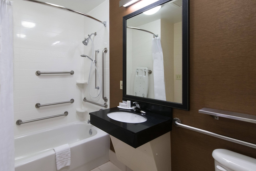 Fairfield Inn And Suites Jacksonville 10/47