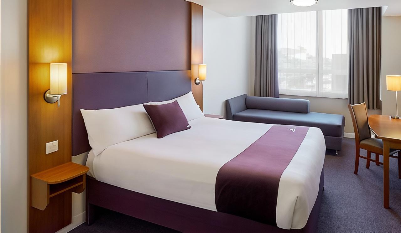 غرفة بسرير مزدوج