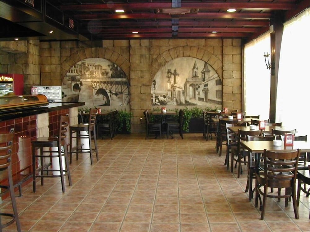 Hotel Las Acacias 32/42