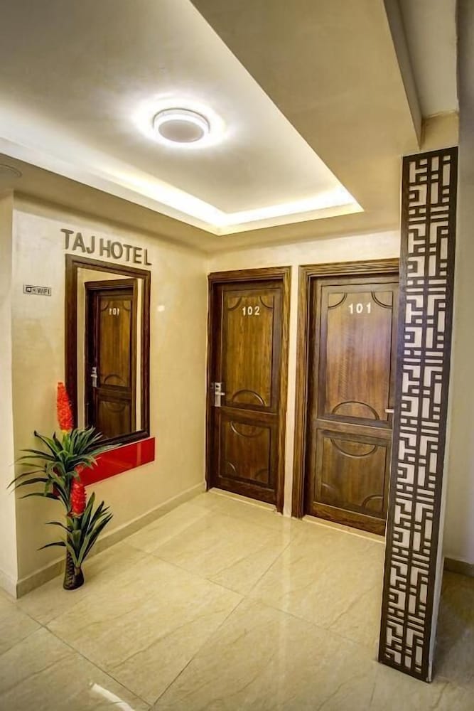 Taj Hotel 2/25