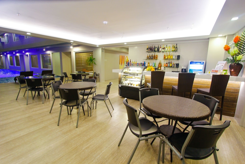 Boracay Uptown 32/43