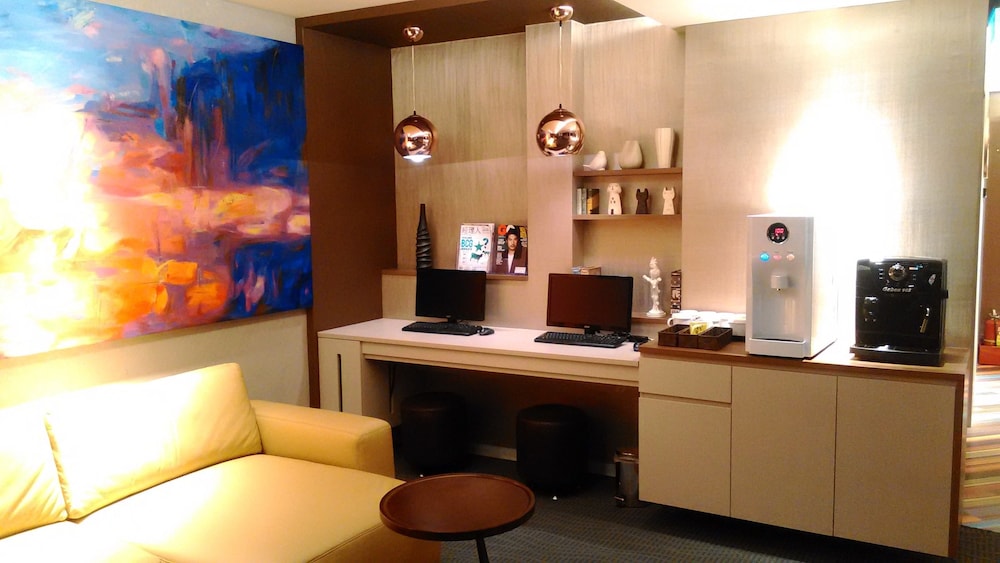 Walker Hotel Ximen 40/50
