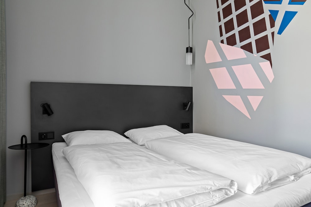 STANDARD, DOUBLE BED