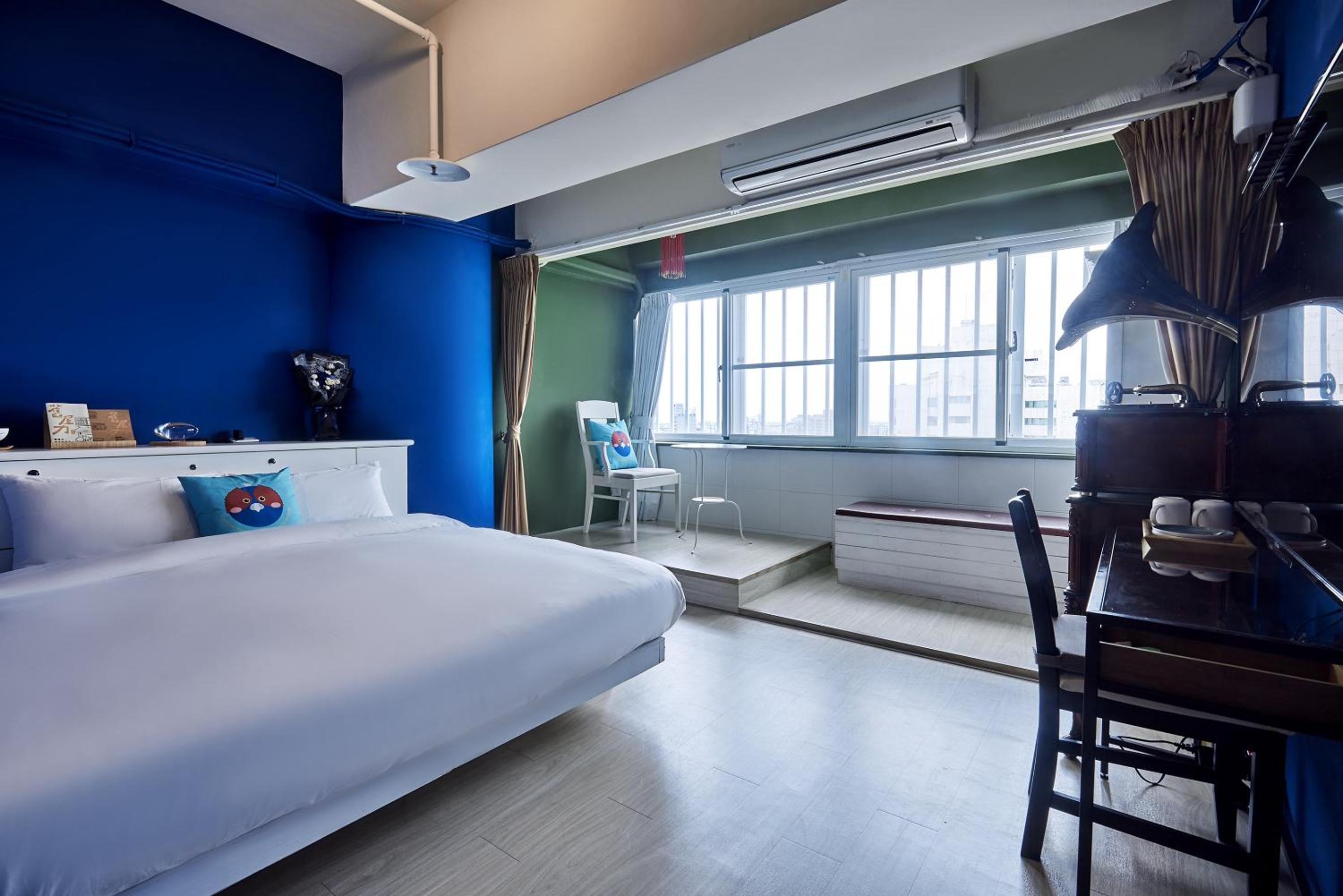 City, Double Bed