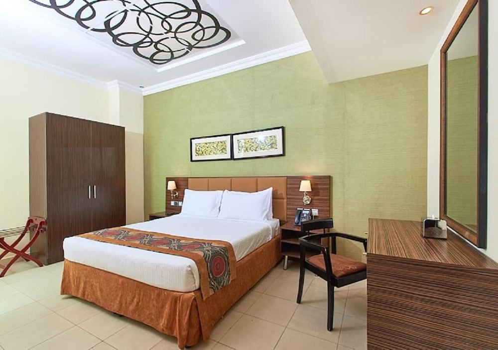 Mughal Suites 14/50