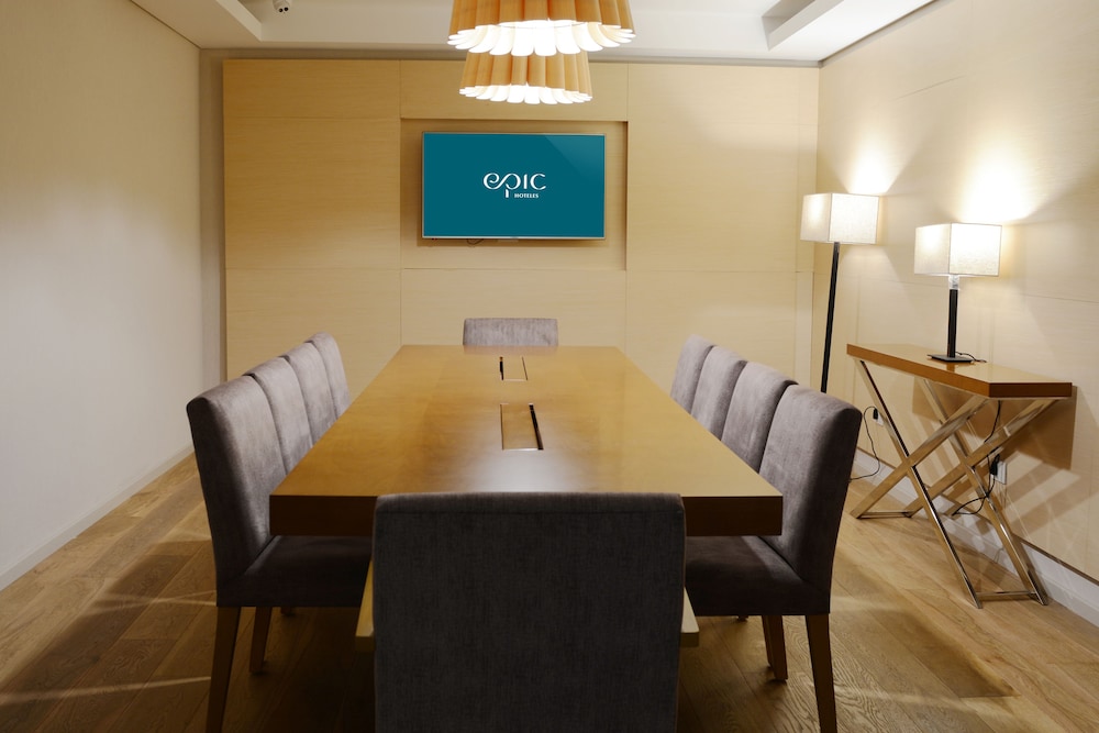 EPIC HOTEL VILLA DE MERLO 51/56