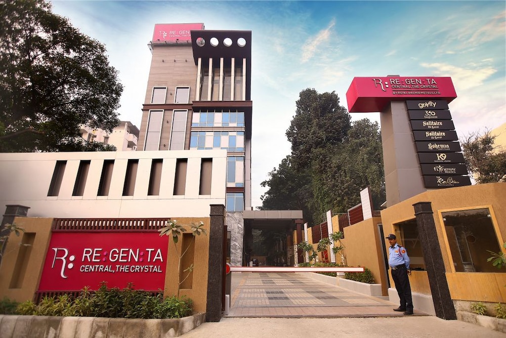 Regenta Central The Crystal 4/50