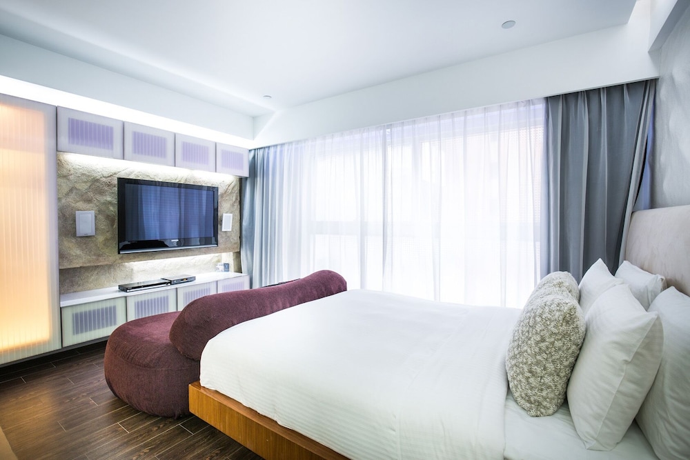V Wanchai Serviced Apartments 6/15