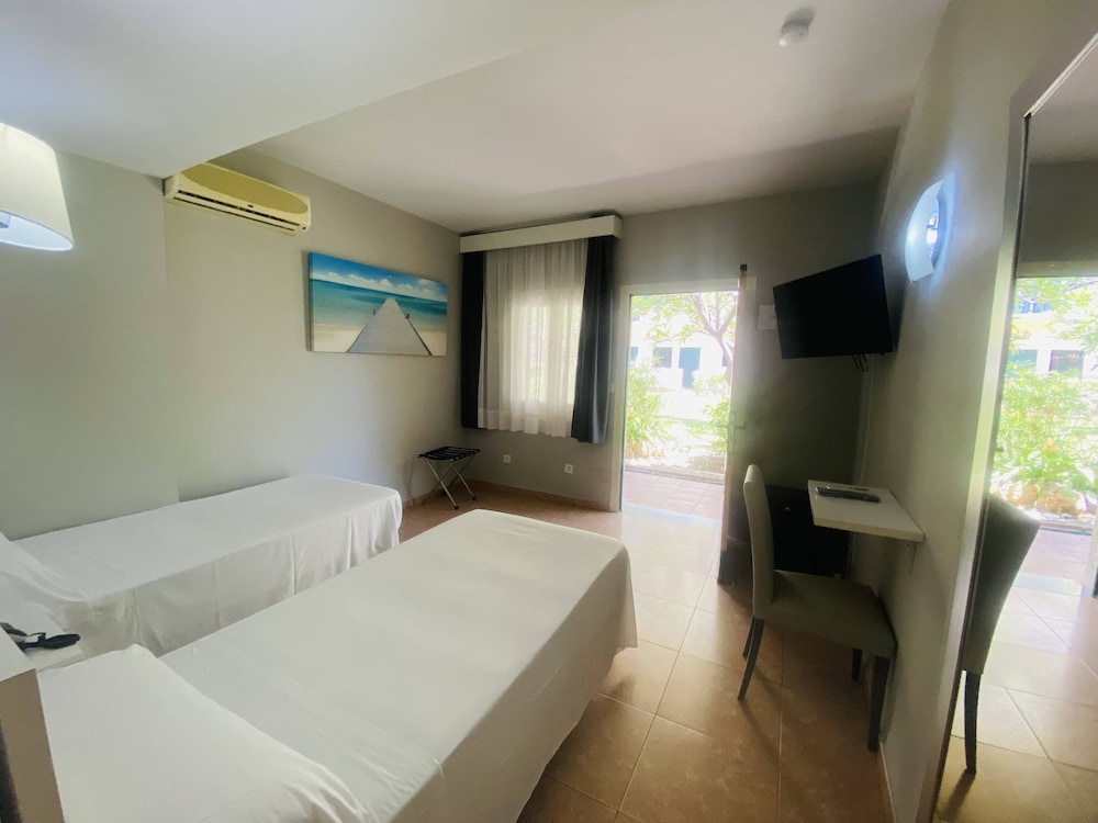 Hotel Los Jazmines 27/69