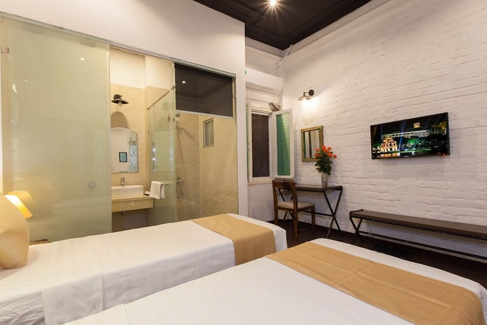 Luxury Backpackers 15/49