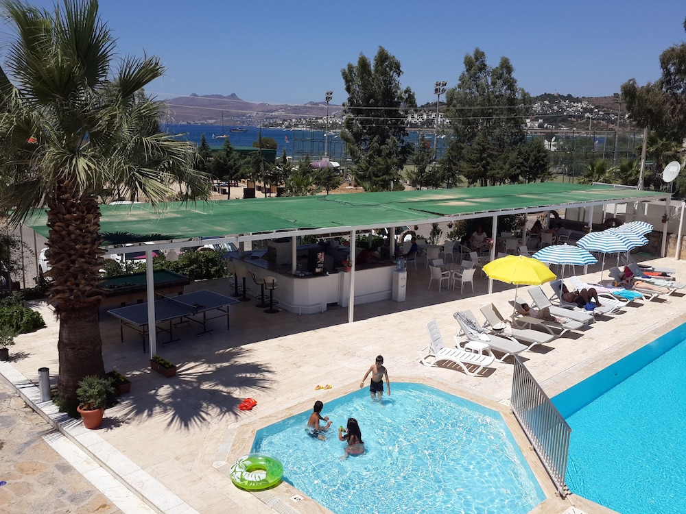 Chronos Beach Hotel 43/50