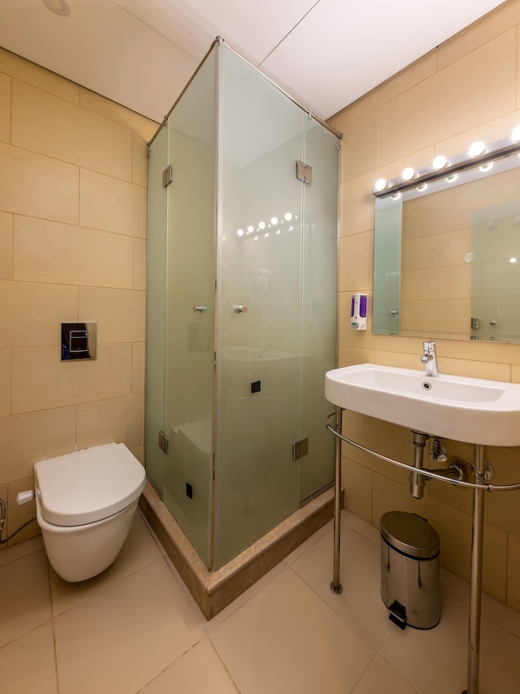 Dhara Residence E2 Lodge Hotel 43/46