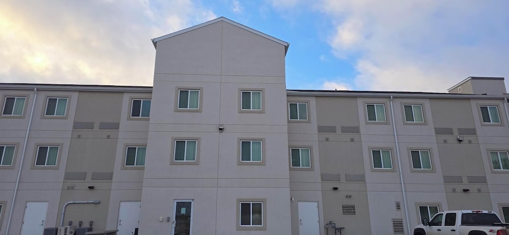 Super 8 by Wyndham Estevan 3/47